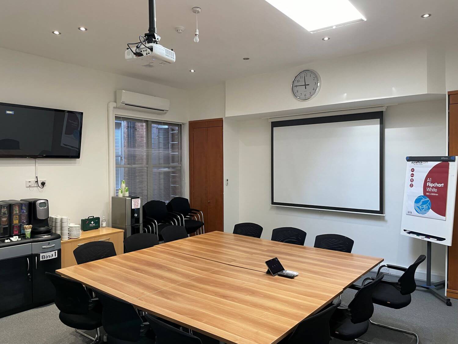 Cardiff room 2022.jpg